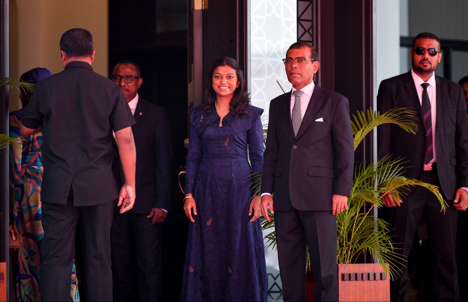 މާލެ: ފެބްރުއަރީ 3، 2020: ރައްޔިތުންގެ މަޖިލީހުގެ 2020 ވަނަ އަހަރުގެ ފުރަތަމަ ދައުރުގެ ފުރަތަމަ ޖަލްސާގައި ބައިވެރިވެ ވަޑައިގަތުމަށް ވަޑައިގެން މަޖިލީހުގެ ރައީސް މުހައްމަދު ނަޝީދާއި ނައިބު ރައީސް އީވާ އަބްދުﷲ މަޖިލިސް ގޯތިތެރޭގައި މަޑުކޮށްލައްވައިގެން.-- ފޮޓޯ: ނިޝާން އަލީ /މިހާރު