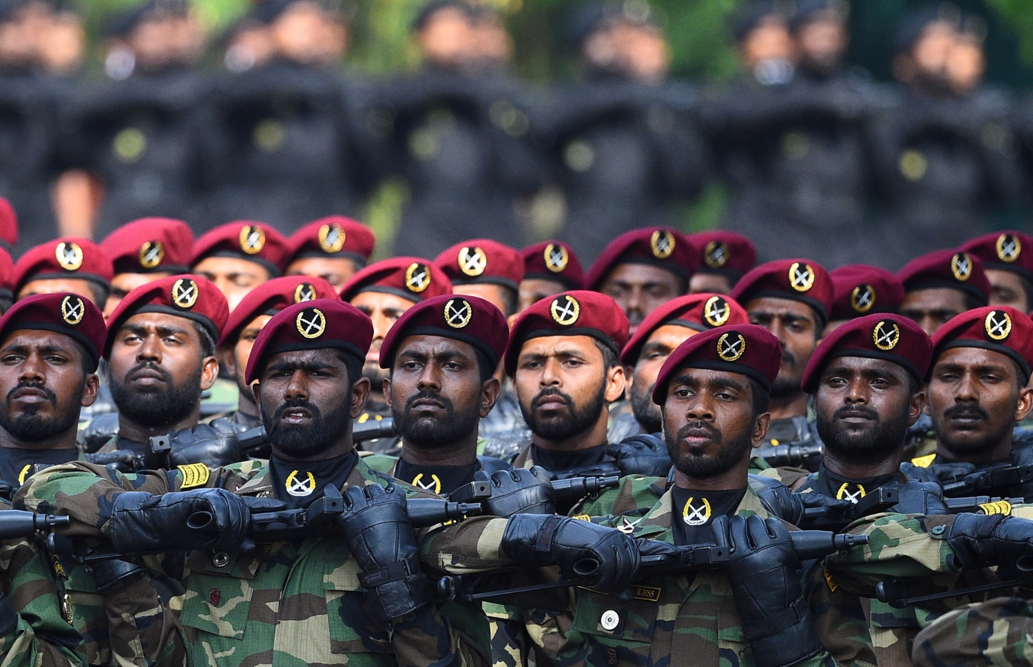 ކޮލަމްބޯ: ފެބްރުއަރީ 4، 2020: ސްރީ ލަންކާގެ 72 ވަނަ މިނިވަން ދުވަހުގެ ރަސްމިއްޔާތުގައި ސިފައިން މާޗް ކުރަނީ. --ފޮޓޯ:އޭއެފްޕީ