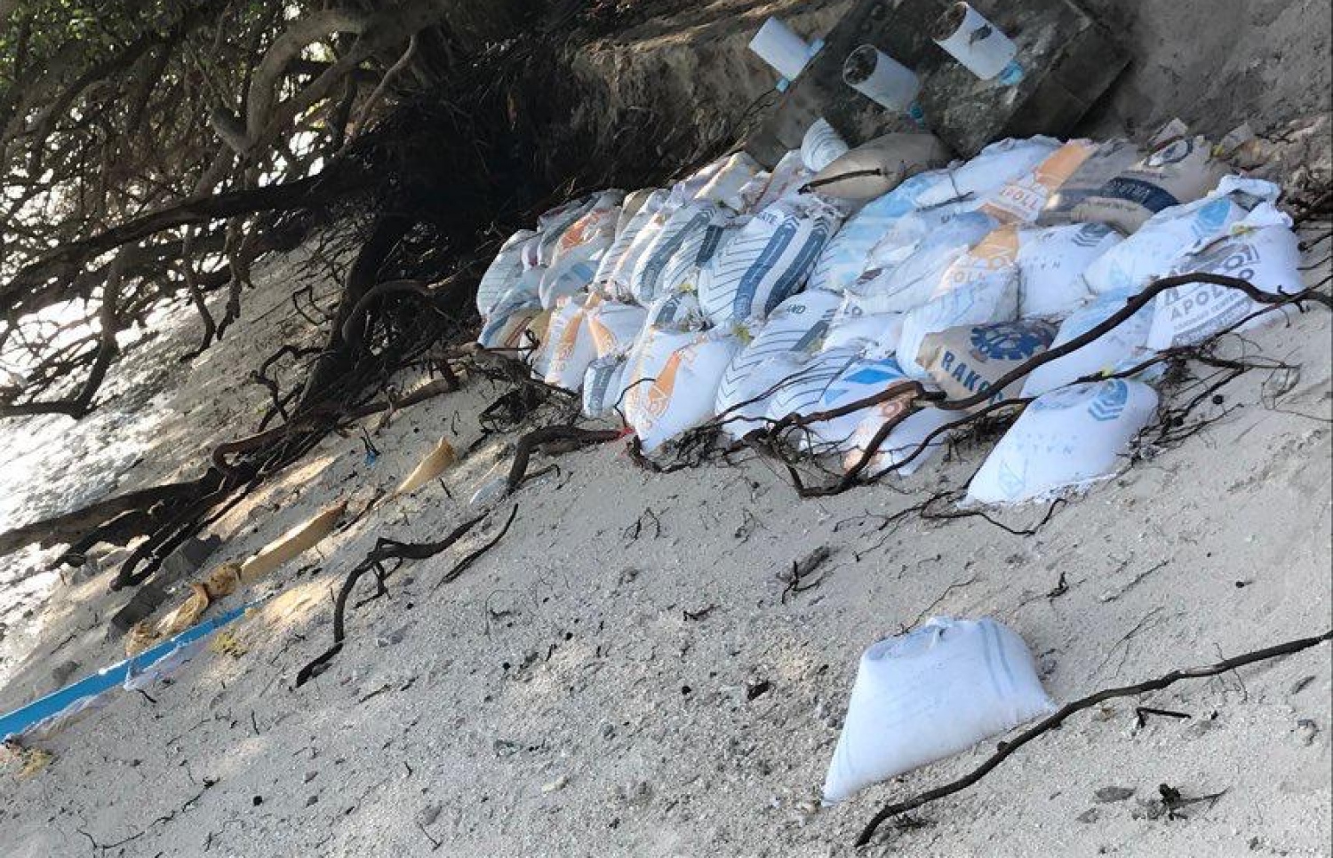 ކުޑަރިކިލުގެ ގިރާ ސަރަހައްދުގައި ވެލި ބަސްތާތަކެއް ޖަހާފައި