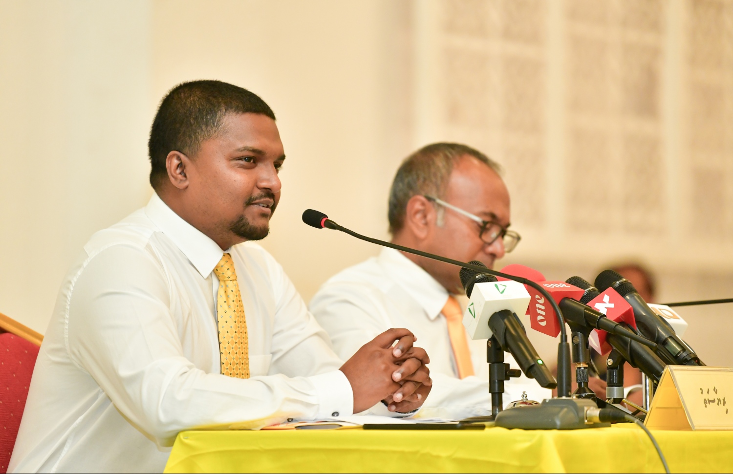 މާލެ: ފެބްރުއަރީ 11، 2020: އެމްޑީޕީގެ ގައުމީ މަޖިލީހުން ދަރުބާރުގޭގައި ބޭއްވި ޖަލްސާގައި އަނަސް ވާހަކަ ދައްކަނީ.-- ފޮޓޯތައް: ހުސެން ވަހީދު/ މިހާރު