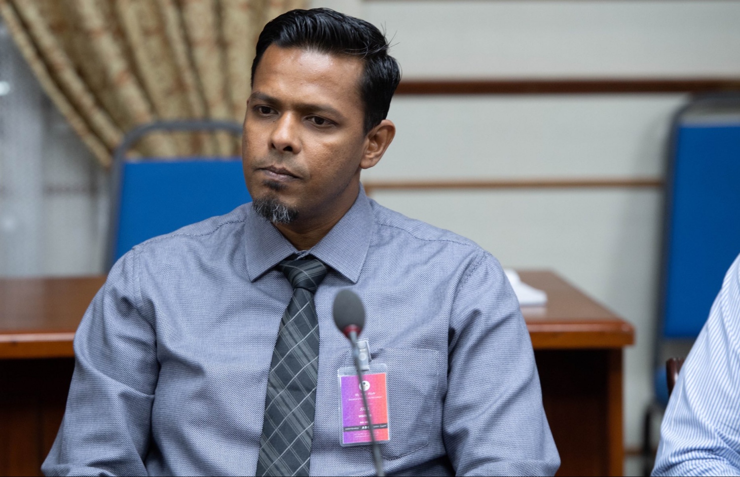 އޮޑިޓާ ޖެނެރަލް ހަސަން ޒިޔަތު، ރައްޔިތުންގެ މަޖިލީހުގެ މާލިއްޔަތު ކޮމިޓީގައި އިއްޔެ މެމްބަރުންގެ ސުވާލުތައް އަޑު އައްސަވަނީ: އޭނާ ވިދާޅުވީ ޓީއެމްއޭ އަށް ޖާގަ ދޭން ފިނޭންސުން ނިންމި ނިންމުން ރަނނގަޅު ކަމަށް.