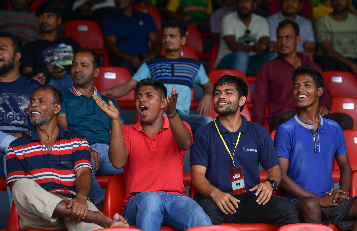 މާލެ- ފެބުރުއަރީ 12، 2020: އޭއެފްސީ ކަޕުގެ ޕްރިލިމިނަރީ ބުރުގެ ދެ ވަނަ ލެގުގައި މިއަދު މާލޭގައި މާޒިޔާ އާއި ބަންގްލަދޭޝްގެ ޑާކާ އަބަހާނީ ބައްދަލުކުރި މެޗުގެ ތެރެއިން--. ފޮޓޯ:ނިޝާން އަލީ/މިހާރު