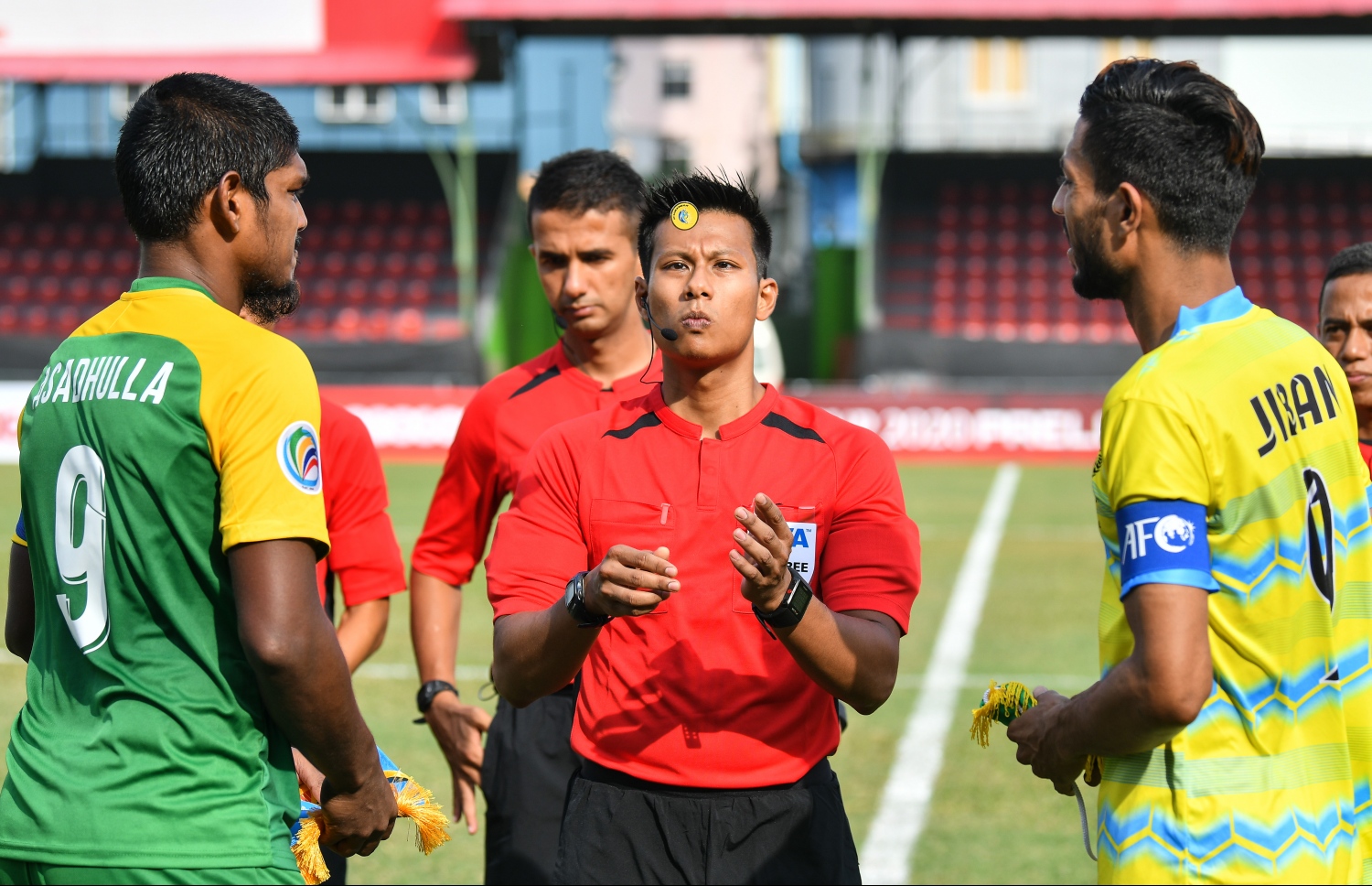 މާލެ- ފެބުރުއަރީ 12، 2020: އޭއެފްސީ ކަޕުގެ ޕްރިލިމިނަރީ ބުރުގެ ދެ ވަނަ ލެގުގައި މިއަދު މާލޭގައި މާޒިޔާ އާއި ބަންގްލަދޭޝްގެ ޑާކާ އަބަހާނީ ބައްދަލުކުރި މެޗުގެ ތެރެއިން--. ފޮޓޯ:ނިޝާން އަލީ/މިހާރު