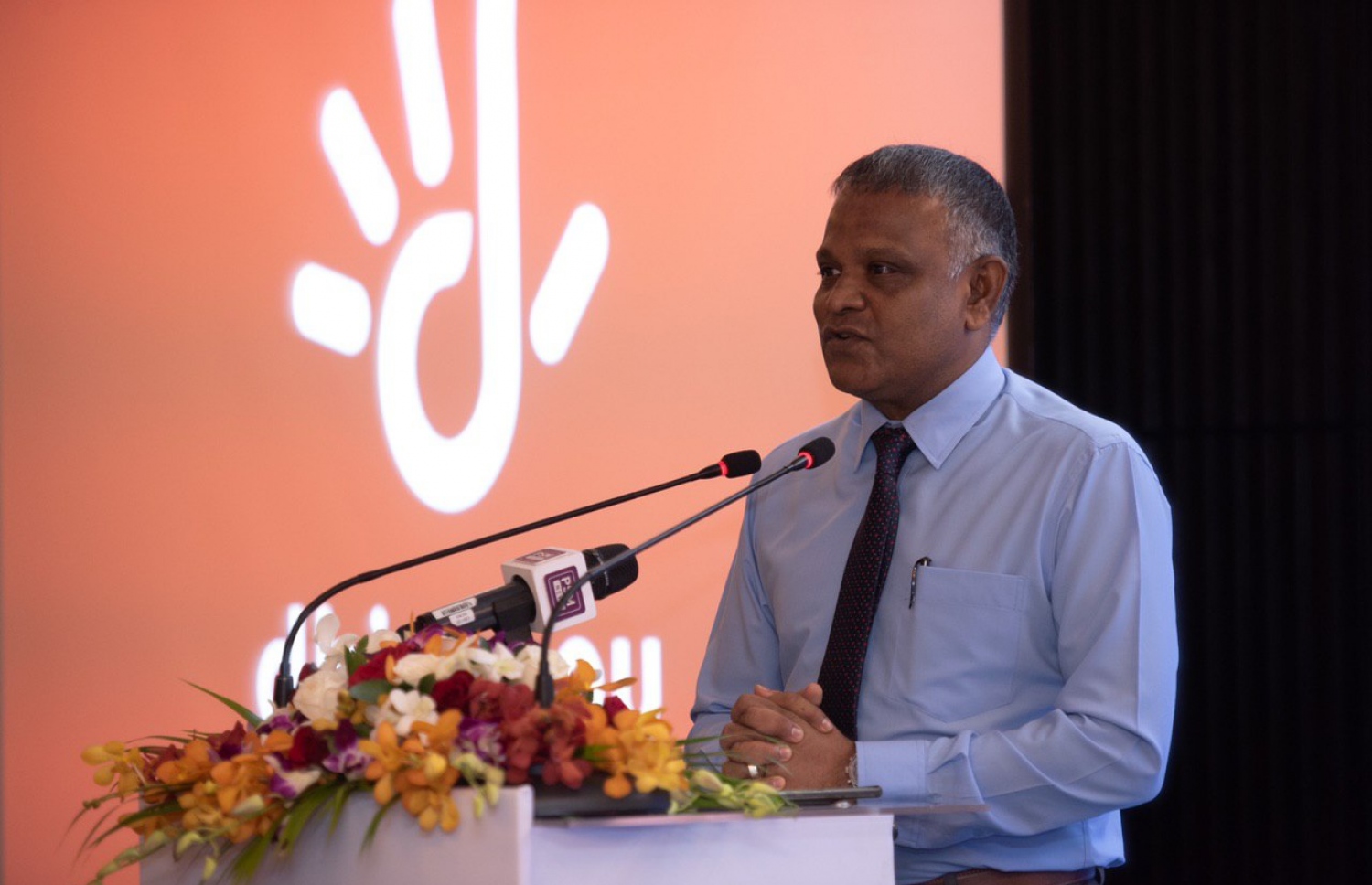 ހަޔާ އެޑިއުކޭޝަން މިނިސްޓަރު ދިރާގު އެޕްރެންޓިސްޝިޕް ޕްރޮގްރާމުގެ ދަސްވެނިވުމުގެ ޖަލްސާގައި ވާހަކަދައްކަވަނީ-- ފޮޓޯ: ދިރާގު