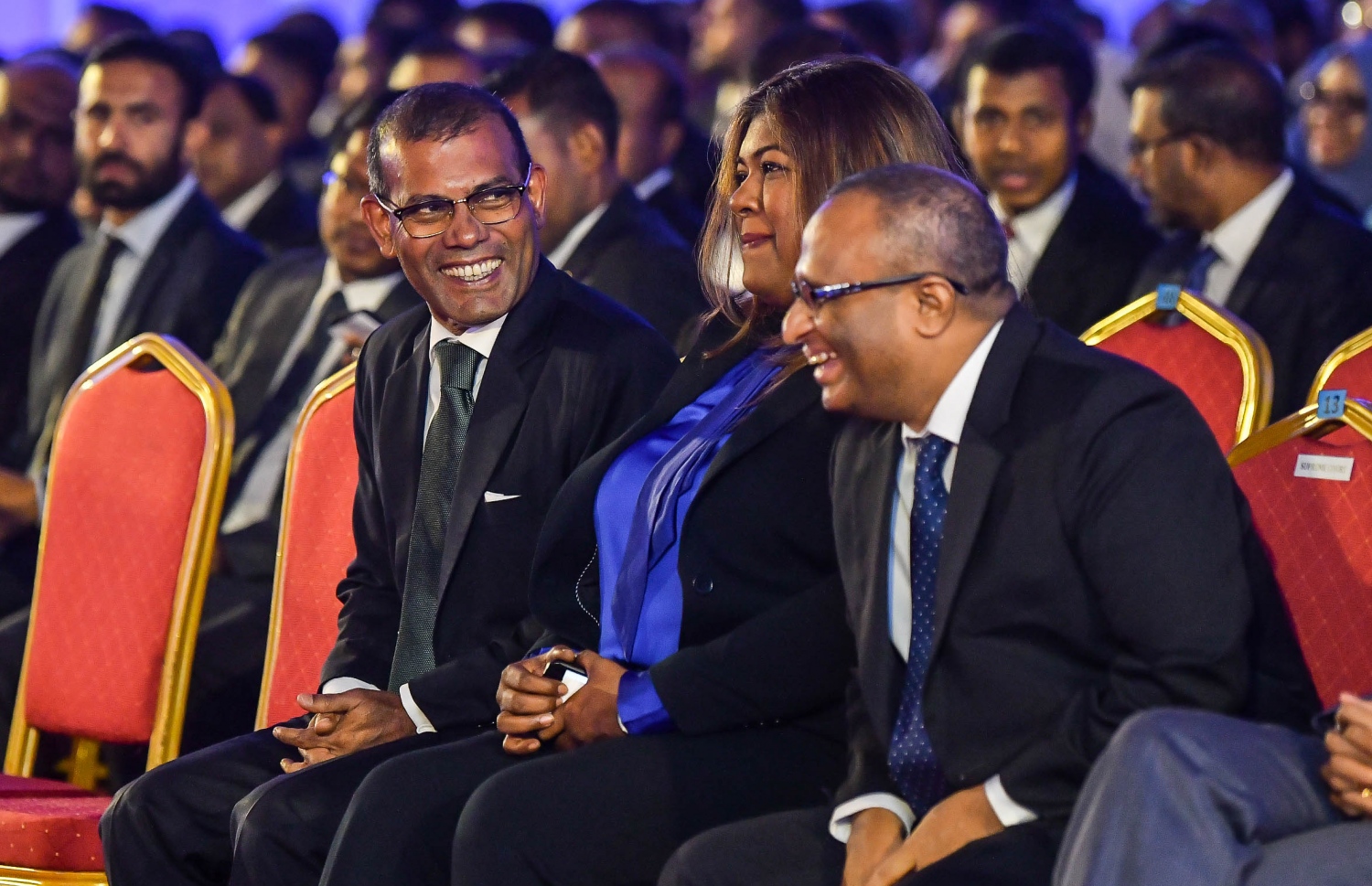 މާލެ: ފެބްރުއަރީ 18، 2020- ޖުޑީޝަލް އަހަރު ފެށުން ފާހަގަކުރުމަށް ދަރުބާރުގޭގައި ބޭއްވި ހަފްލާގެ ތެރެއިން، ރައްޔިތުންގެ މަޖިލީހުގެ ރައީސް ނަޝީދާއި ސުޕްރީމް ކޯޓުގެ ފަނޑިޔާރު ޝުޖޫން އާއި ސުޕްރީމް ކޯޓުގެ ފަނޑިޔާރު ސުއޫދު، ކަމަކާ ސަމާސާ ކުރައްވަނީ.---ފޮޓޯ: އަހުމަދު އަވްޝަން/މިހާރު