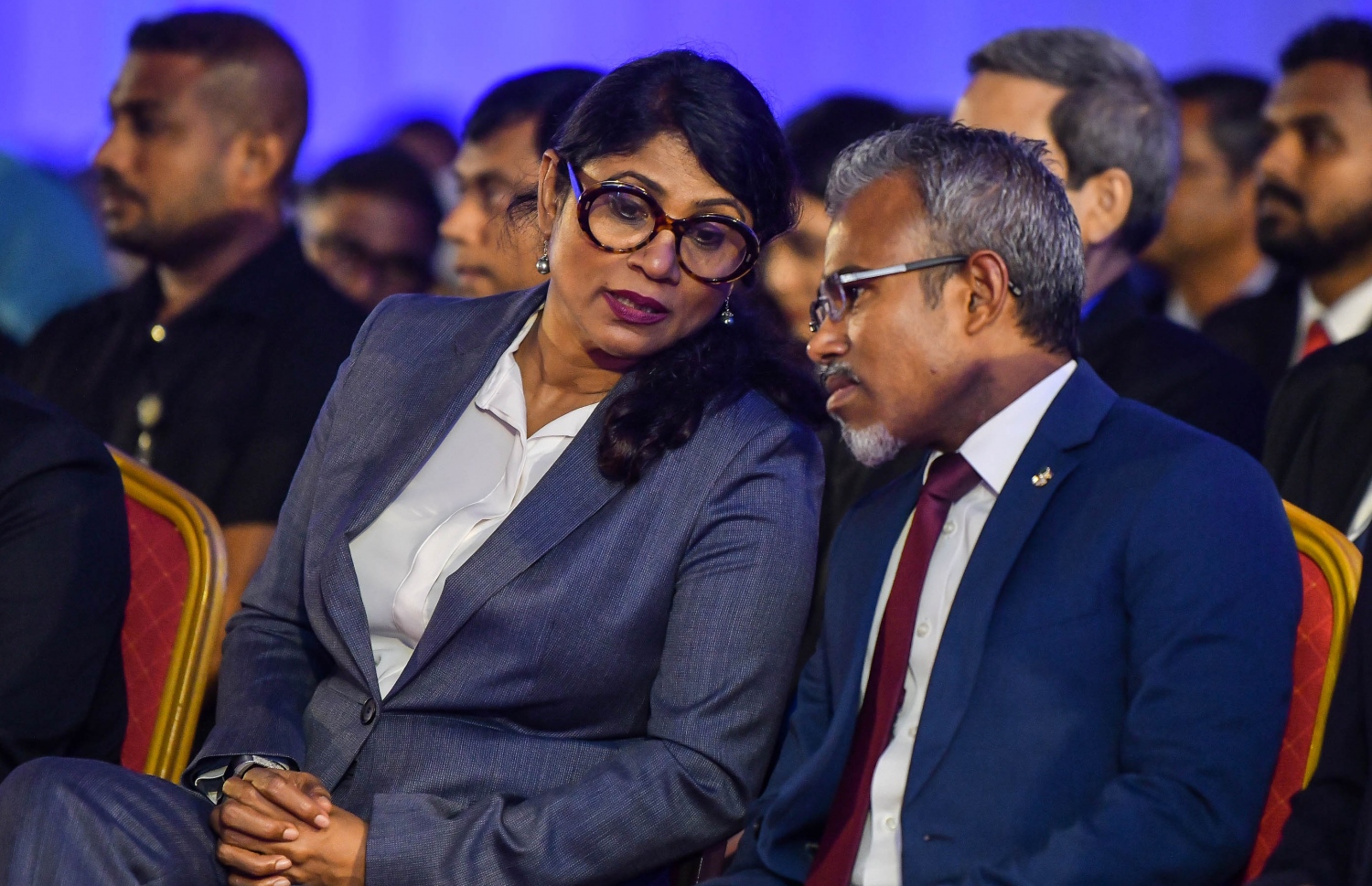 މާލެ: ފެބްރުއަރީ 18، 2020- ޖުޑީޝަލް އަހަރު ފެށުން ފާހަގަކުރުމަށް ދަރުބާރުގޭގައި ބޭއްވި ހަފްލާގެ ތެރެއިން، ބަންޑާރަ ނައިބު ރިފްއަތާއި ޑިފެންސް މިނިސްޓަރު މާރިޔާ މަޝްވަރާއެއް ކުރައްވަނީ---ފޮޓޯ: އަހުމަދު އަވްޝަން/މިހާރު