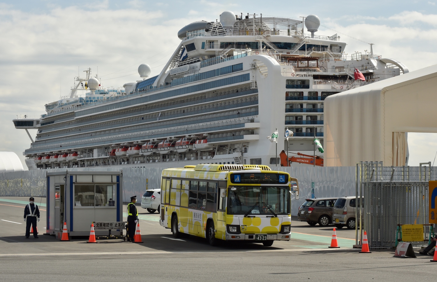 ޑައިމަންޑް ޕްރިންސަސް އިން ބޭލި ޕަސިންޖަރުން ބަހެއްގައި ގެންދަނީ. --ފޮޓޯ:އޭއެފްޕީ