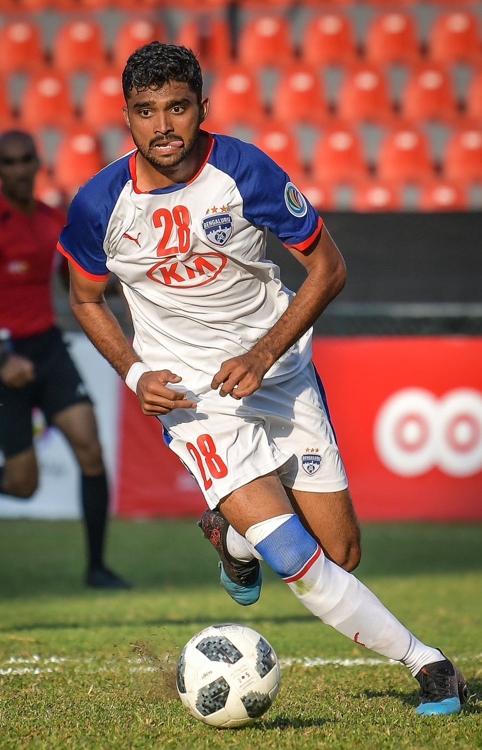 މާލެ- ފެބުރުއަރީ 19، 2020: އޭއެފްސީ ކަޕުގެ ޕްލޭއޮފް ބުރުގެ ފުރަތަމަ ލެގުގައި މިއަދު މާލޭގައި މާޒިޔާ އާއި އިންޑިއާގެ ބެންގަލޫރު ބައްދަލުކުރި މެޗުގެ ތެރެއިން: މިމެޗުން ބެންގަލޫރު 2-1 އިން ބަލިކޮށް މުބާރާތުގެ ގްރޫޕް ސްޓޭޖުން ފުރުސަތު ހޯދުމުގެ އުއްމީދު މާޒިޔާ ވަނީ ބޮޑުކޮށްފައި--. ފޮޓޯ:ނިޝާން އަލީ/މިހާރު