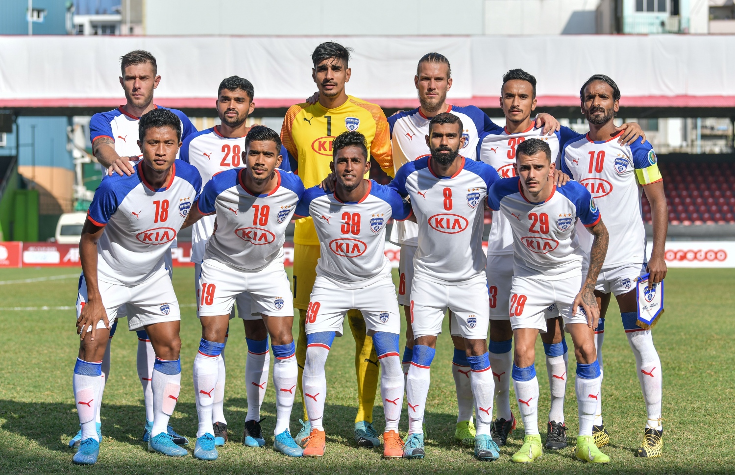 މާލެ- ފެބުރުއަރީ 19، 2020: އޭއެފްސީ ކަޕުގެ ޕްލޭއޮފް ބުރުގެ ފުރަތަމަ ލެގުގައި މިއަދު މާލޭގައި މާޒިޔާ އާއި އިންޑިއާގެ ބެންގަލޫރު ބައްދަލުކުރި މެޗުގެ ތެރެއިން: މިމެޗުން ބެންގަލޫރު 2-1 އިން ބަލިކޮށް މުބާރާތުގެ ގްރޫޕް ސްޓޭޖުން ފުރުސަތު ހޯދުމުގެ އުއްމީދު މާޒިޔާ ވަނީ ބޮޑުކޮށްފައި--. ފޮޓޯ:ނިޝާން އަލީ/މިހާރު