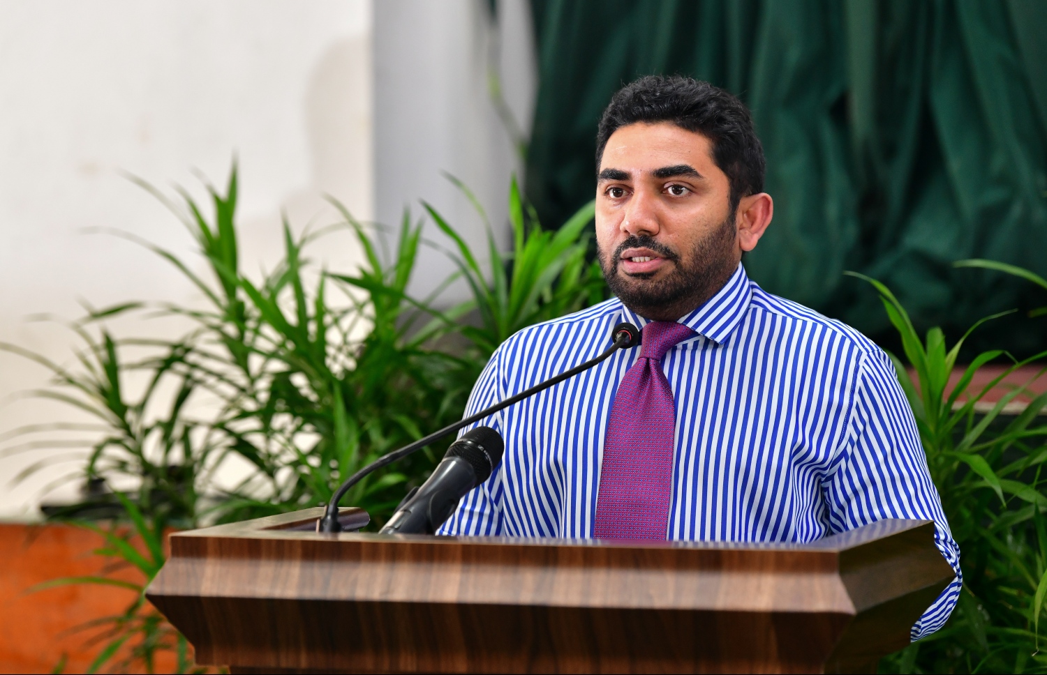 މާލެ: ފެބުރުއަރީ 24، 2020- ހިމަބިހީގެ ވެކްސިންގެ ދެ ޑޯޒް ފުރިހަމަ ނުކުރާ އެންމެންނަށް ވެކްސިން ޖެހުމުގެ ކެމްޕެއިން ފެށުމަށް މިއަދު ބޭއްވި ރަސްމިއްޔާތުގައި ހެލްތު މިނިސްޓަރު އަމީން ވާހަކަ ދައްކަވަނީ.---ފޮޓޯ: ނިޝާން އަލީ/މިހާރު