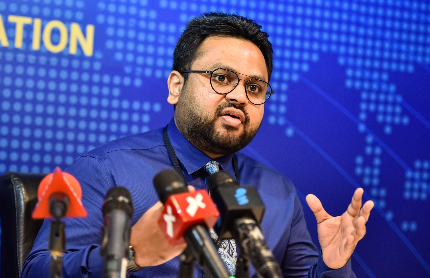 މިއަަދުގެ ރަސްމިއްޔާތުގައި، އިމިގްރޭޝަން ކޮންޓްރޯލަރު ހަނަފީ މީޑިއާ ވާހަކަ ދައްކަވަނީ.---ފޮޓޯ: އަހުމަދު އަވްޝަން/މިހާރު