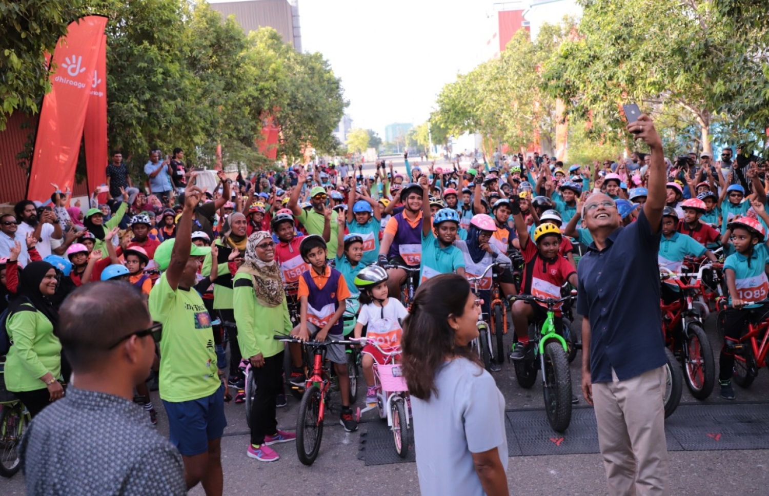 މަމެން އިންޓަ ސްކޫލް ސައިކްލިން ޗެމްޕިއަންޝިޕްގައި ބައިވެރިވި ބަޔެއް ކުދިން-- ފޮޓޯ: ދިރާގު