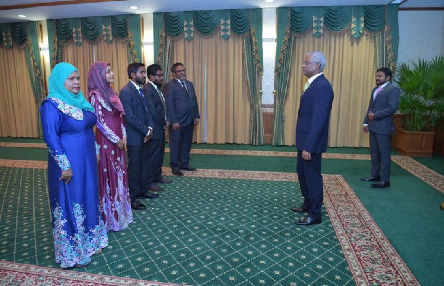 އެސެޓް ރިކަވަރީ ކޮމިޝަންގެ މެމްބަރުން. --ފޮޓޯ/ރައީސް އޮފީސް