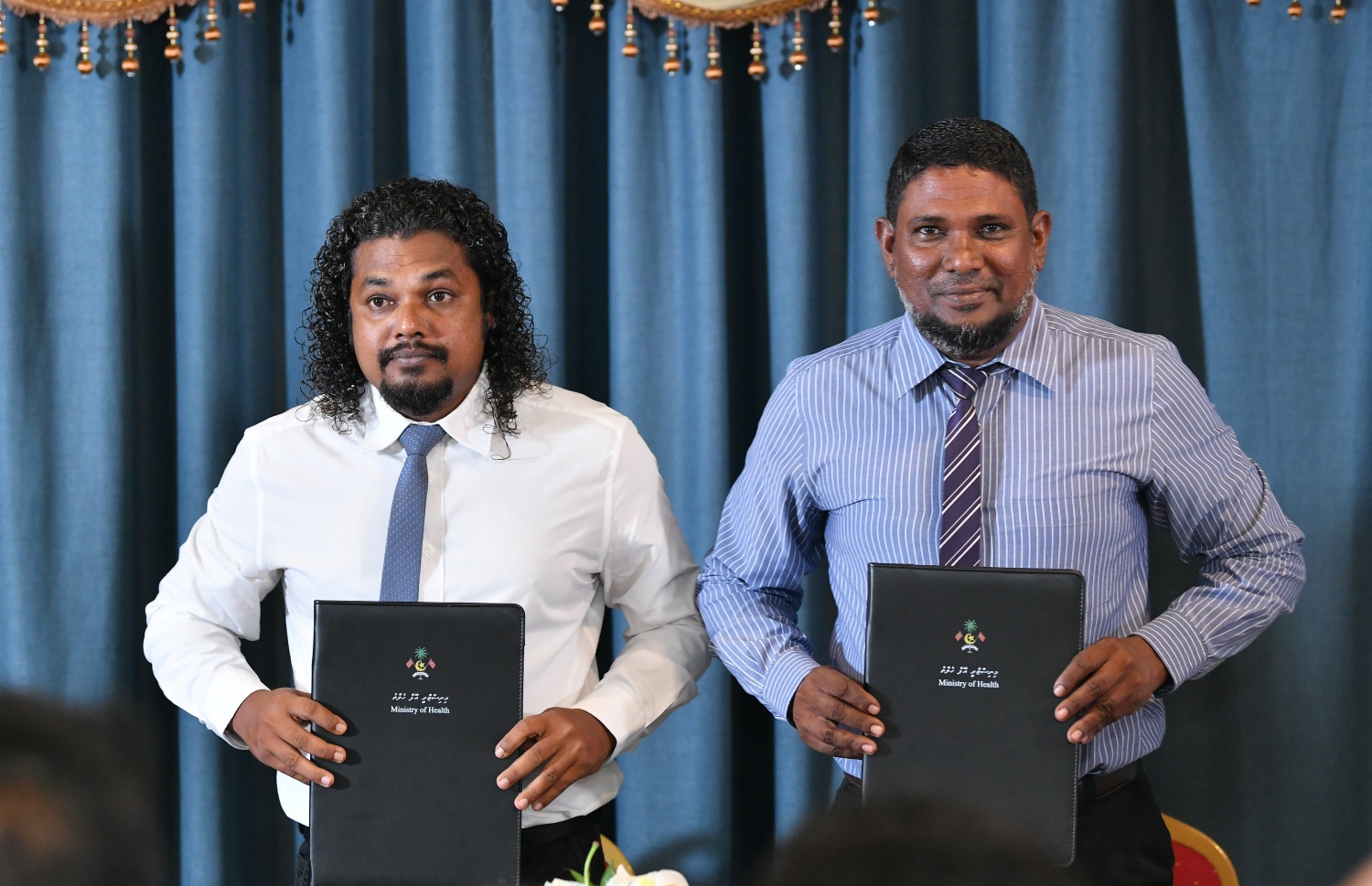 މާލެ- މާޗް 1، 2020- ހެލްތު މިނިސްޓްރީން 20 ރަށެއްގެ ސިއްހީ މަރުކަޒުތަކާ ގުޅޭ މަޝްރޫއުތަކަށް ކައުންސިލްތަކާ ހަވާލުކުރުމަށް މިއަދު ބޭއްވި ރަސްމިއްޔާތުގެ ތެރެއިން.---ފޮޓޯ: ހެލްތު މިނިސްޓްރީ