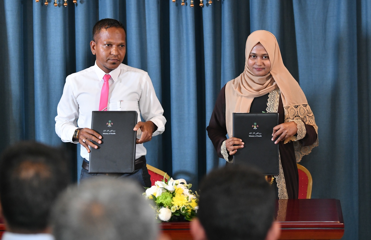 މާލެ- މާޗް 1، 2020- ހެލްތު މިނިސްޓްރީން 20 ރަށެއްގެ ސިއްހީ މަރުކަޒުތަކާ ގުޅޭ މަޝްރޫއުތަކަށް ކައުންސިލްތަކާ ހަވާލުކުރުމަށް މިއަދު ބޭއްވި ރަސްމިއްޔާތުގެ ތެރެއިން.---ފޮޓޯ: ހެލްތު މިނިސްޓްރީ