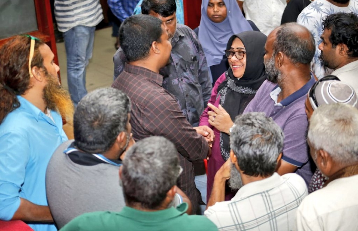 މާލޭ ރައްޔިތުންގެ ކަންބޮޑުވުންތައް އަނަސް އަޑުއައްސަވަނީ. --ފޮޓޯ/ސޯޝަލްމީޑިއާ