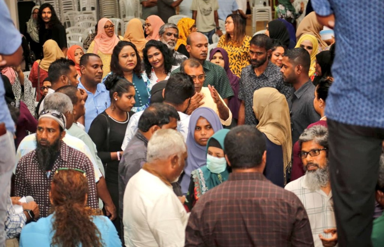 ބައްދަލުވުމުގެ ބައިވެރިންނާ އެކު ނަޝީދު: ފޮޓޯ/ސޯޝަލްމީޑިއާ