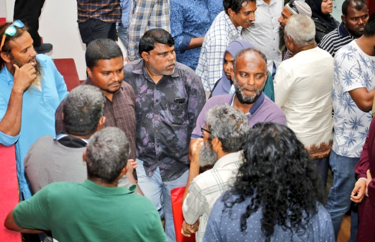 މާލޭ ރައްޔިތުންގެ ކަންބޮޑުވުންތައް އަނަސް އަޑުއައްސަވަނީ. --ފޮޓޯ/ސޯޝަލްމީޑިއާ