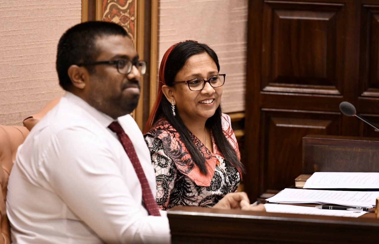 ފިޝަރީޒް މިނިސްޓަރު ޒަހާ ވަހީދު، ރައްޔިތުންގެ މަޖިލީހުގައި މެމްބަރުންގެ ސުވާލުތައް އަޑު އައްސަވަނީ/ ނަޝީދު މިއަދު ދެއްވީ އޭ ރިޕޯޓެއް.