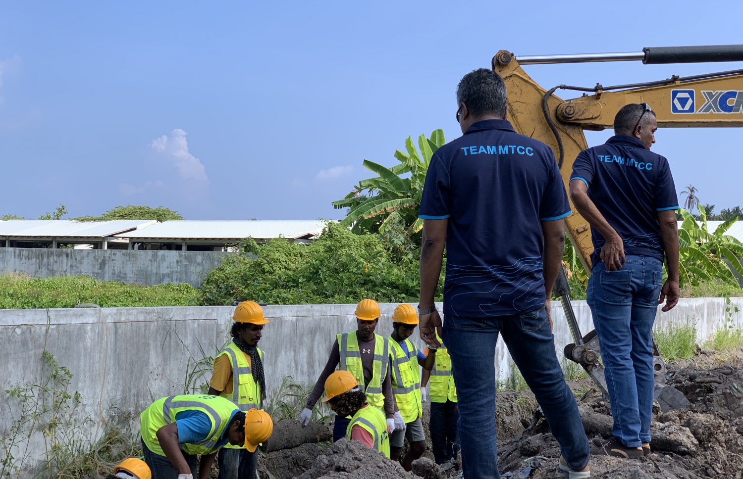 އާޒިމް ހަނިމާދޫ މަގު ހެދުމުގެ މަޝްރޫއު ބައްލަވާ ލައްވަނީ-- ފޮޓޯ: މިހާރު