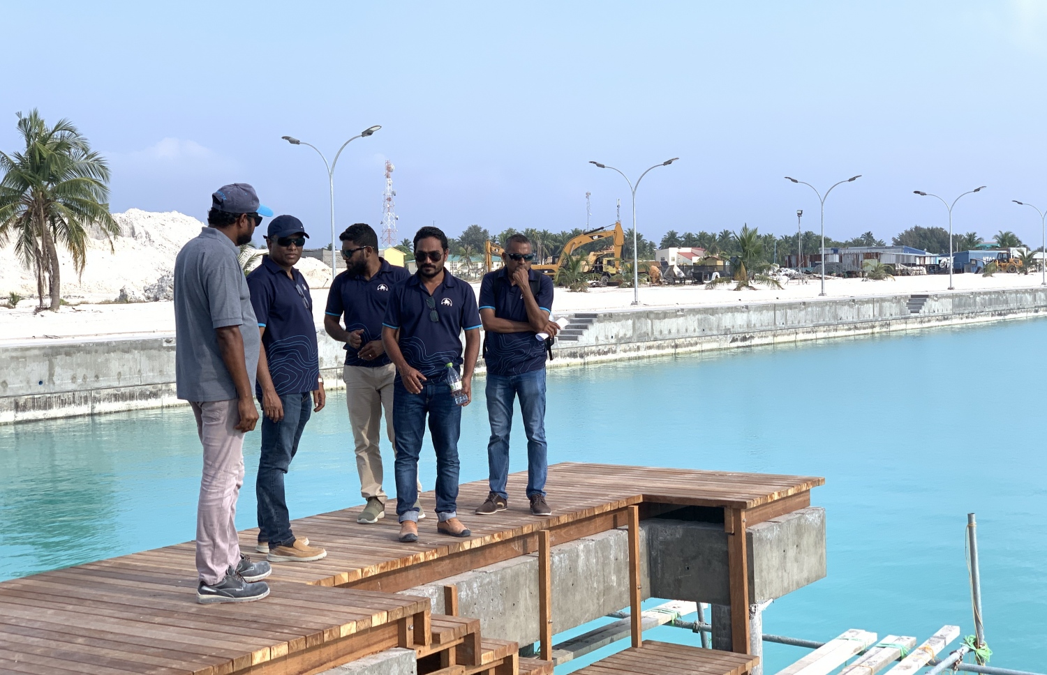 އާޒިމް ކުޅުދުއްފުށި ބަނދަރުގެ މަޝްރޫޢު ބައްލަވާލައްވަނީ-- ފޮޓޯ: މިހާރު