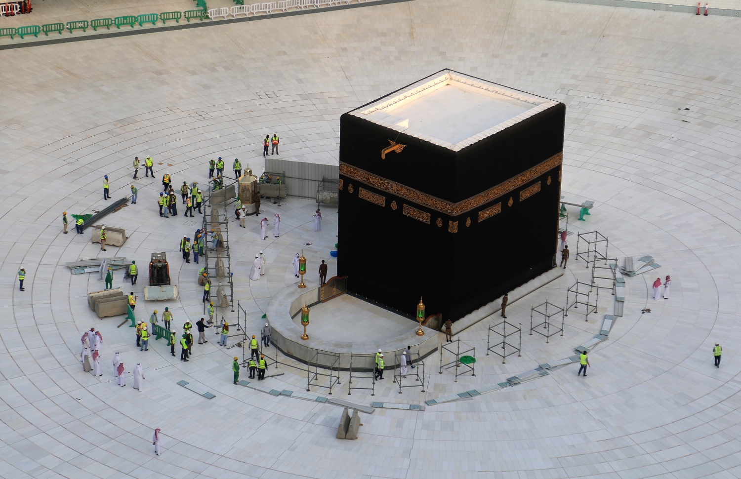 މައްކާގެ ހަރަމްފުޅުގެ ސަރަހައްދު ފަޅުވެފައި