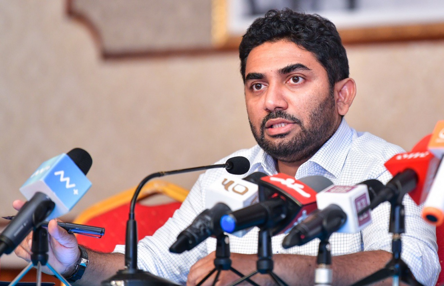 މިރޭގެ ނިއުސް ބްރީފިންގައި ހެލްތު މިނިސްޓަރު އަމީން ވާހަކަ ދައްކަވަނީ.---ފޮޓޯ: އަހުމަދު އަވްޝަން އިލްޔާސް/މިހާރު