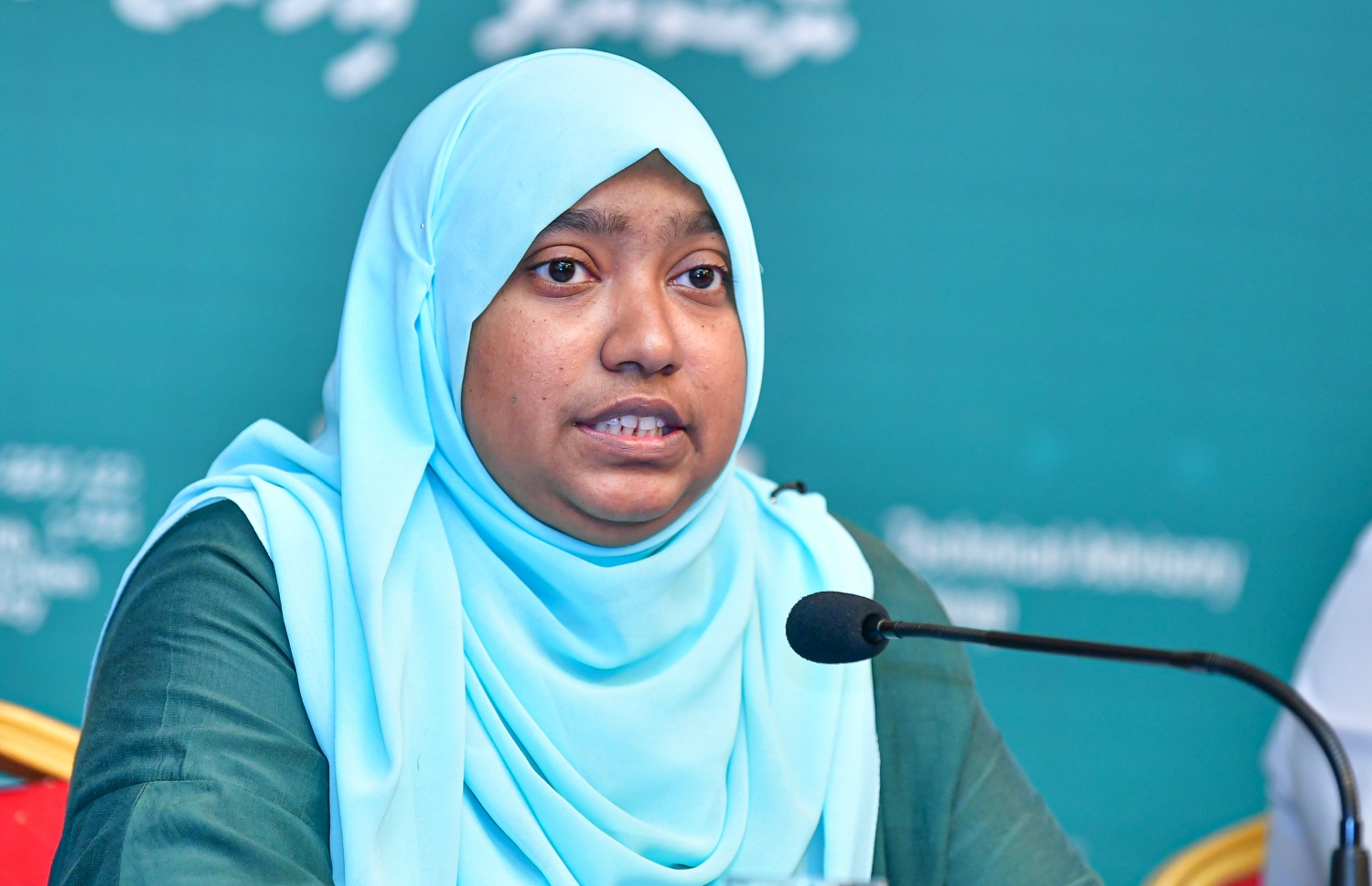 ކޮވިޑް-19 އާ ގުޅޭ މީޑިއާ ބްރީފިންއެއްގައި ޑރ. ނަޒްލާ ވާހަކަ ދައްކަވަނީ.---ފޮޓޯ: އަހުމަދު އަވްޝަން/މިހާރު