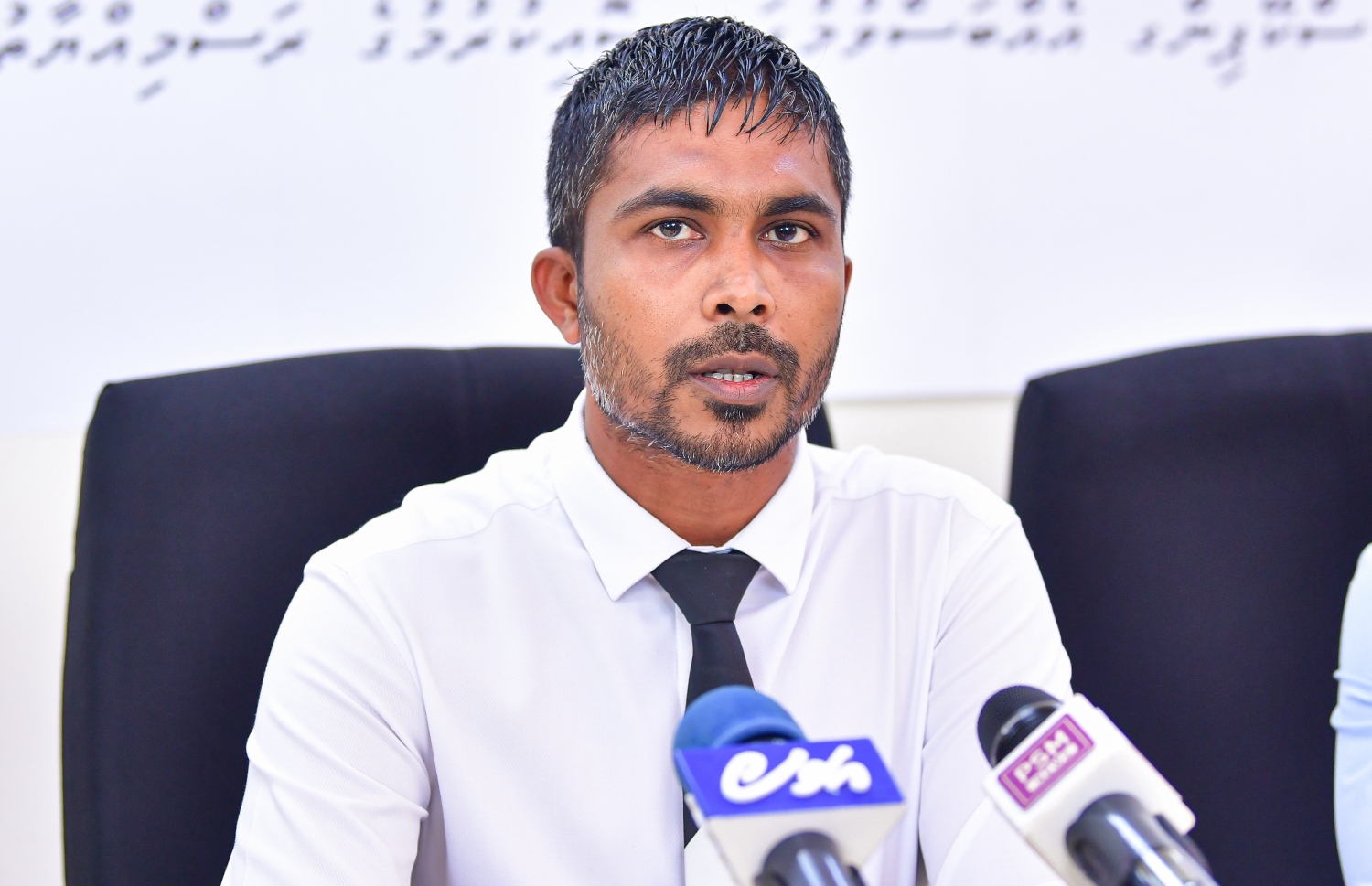 ހައުސިން މިނިސްޓްރީގައި މިއަދު ބޭއްވި ރަސްމިއްޔާތުގައި މިނިސްޓްރީގެ ޑެޕިއުޓީ މިނިސްޓަރު ހާލިސް ޝަރީފް   ވާހަކަދައްކަވަނީ -- ފޮޓޯ: އަހުމަދު އަވްޝަން އިލްޔާސް/ މިހާރު