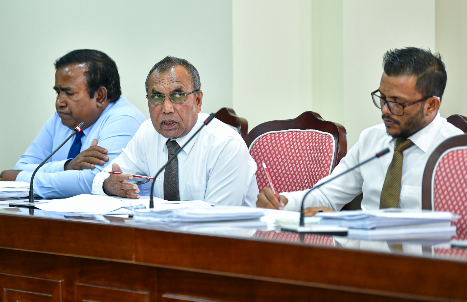 ވިލިފުށީ ދާއިރާގެ ހަސަން އަފީފް ސުވާލުކުރައްވަނީ