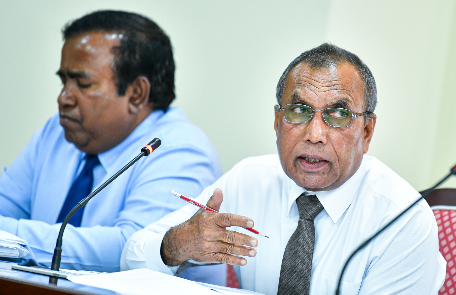 ރައްޔިތުންގެ މަޖިލީހުގެ ކޮމިޓީ ބައްދަލުވުމެއްގައި ވިލުފުށީ ދާއިރާގެ މެމްބަރު ހަސަން އަފީފްް ވާހަކަދައްކަވަނީ--ފޮޓޯ: އަހުމަދު އަވްޝަން އިލްޔާސް/މިހާރު