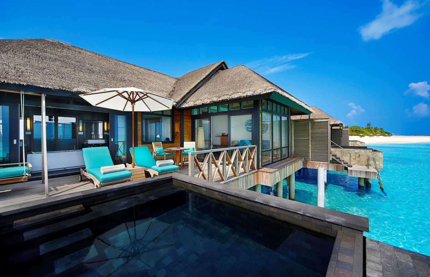 ރާއްޖޭގެ ލަގްޒަރީ ރިސޯޓެއް: ރިސޯޓްތަކުގެ ވަރަށް ގިނަ މުވައްޒަފުން ވަނީ ނޯޕޭލީވަށް ދާން ޖެހިފައި -- ފައިލް ފޮޓޯ