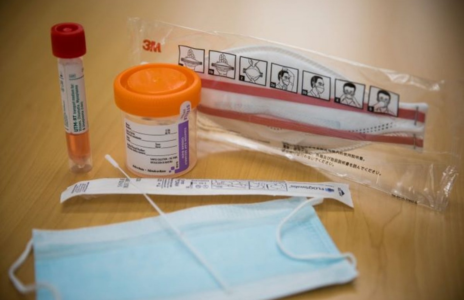 ކޮވިޑަށް ޓެސްޓަށް ސާމްޕަލް ނަގާ ކިޓެއް.