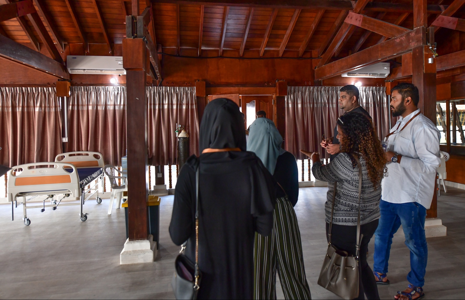 މާލެ- އޭޕްރިލް 2، 2020: ކޮވިޑް-19 އަށް ޕޮޒިޓިވްވާ މީހުންގެ ތެރެއިން ހައި ރިސްކު މީހުންނަށް ފަރުވާދިނުމަށް އަލުން މަރާމާތުކުރި، ފަރުކޮޅުފުށި އައިސޮލޭޝަން ފެސިލިޓީ --.ފޮޓޯ: ނިޝާން އަލީ/މިހާރު