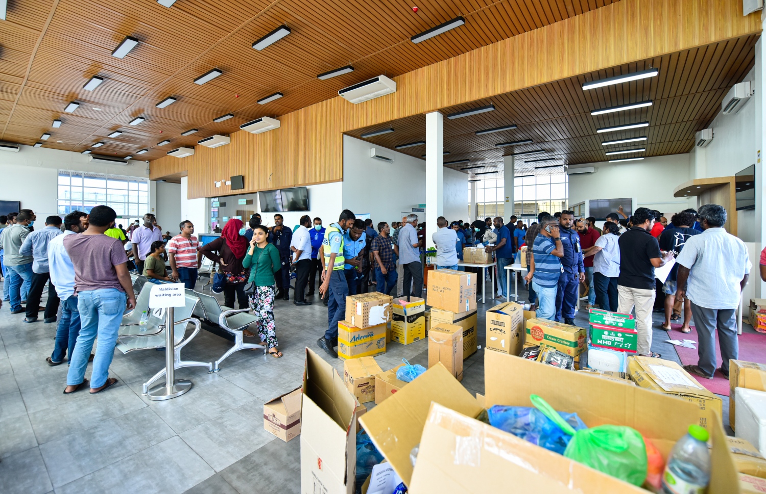 ލަންކާ އަށް ތަކެތި ފޮނުވަން ދިގު ކިޔޫއެއް