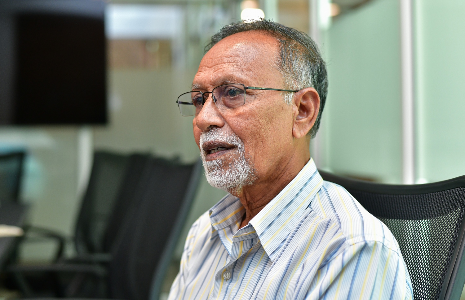 ކޮވިޑުގެ ދުވަސްވަރު ފުޅު މިހާރު އަށް އިންޓަވިއުއެއް ދެއްވަނީ --