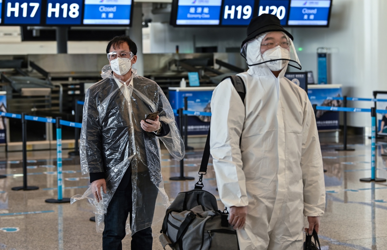 އެޕްރީލް 8، 2020: ވޫހާން - ދެމަހަށް ފަހު ވޫހާން ހުޅުވާލުމުން އެ ސިޓީގެ ރޭލް ސްޓޭޝަނަށް ބަޔަކު ދަނީ. --ފޮޓޯ:އޭއެފްޕީ