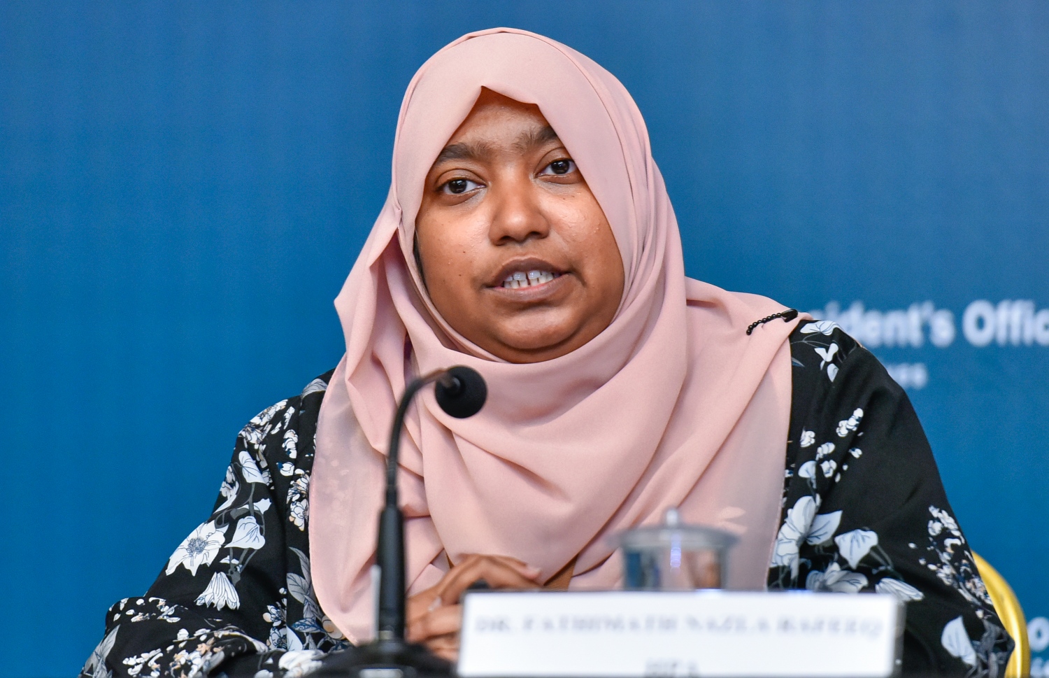 ޑރ. ނަޒްލާ: ވަރުބަލިވުމެއް ނެތި އަދިވެސް ހިދުމަތުގައި