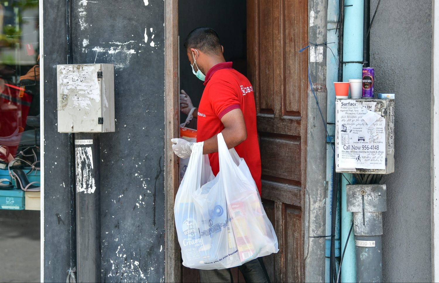 ގެއަކަށް ޑެލިވަރީ ކޮށްދެނީ: މިގޮތަށް ގެންނަ އެއްޗެހި ބޭނުން ކުރުމުގެ ކުރިން ރަނގަޅަށް ދޮންނަން ޖެހޭ.