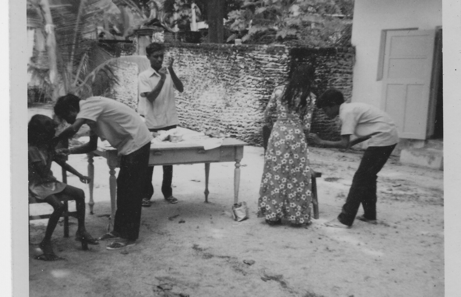 ރާއްޖޭގެ ރަށެއްގައި ވެކްސިން ދިނުމުގެ ޕްރޮގްރާމެއް ކުރިއަށް ދަނީ: 1970 ގެ އަހަރުތަކުން ފެށިގެން ވެކްސިން ޕްރޮގްރާމްތައް ގަވާއިދުން ކުރިއަށް ގެންދިޔަ