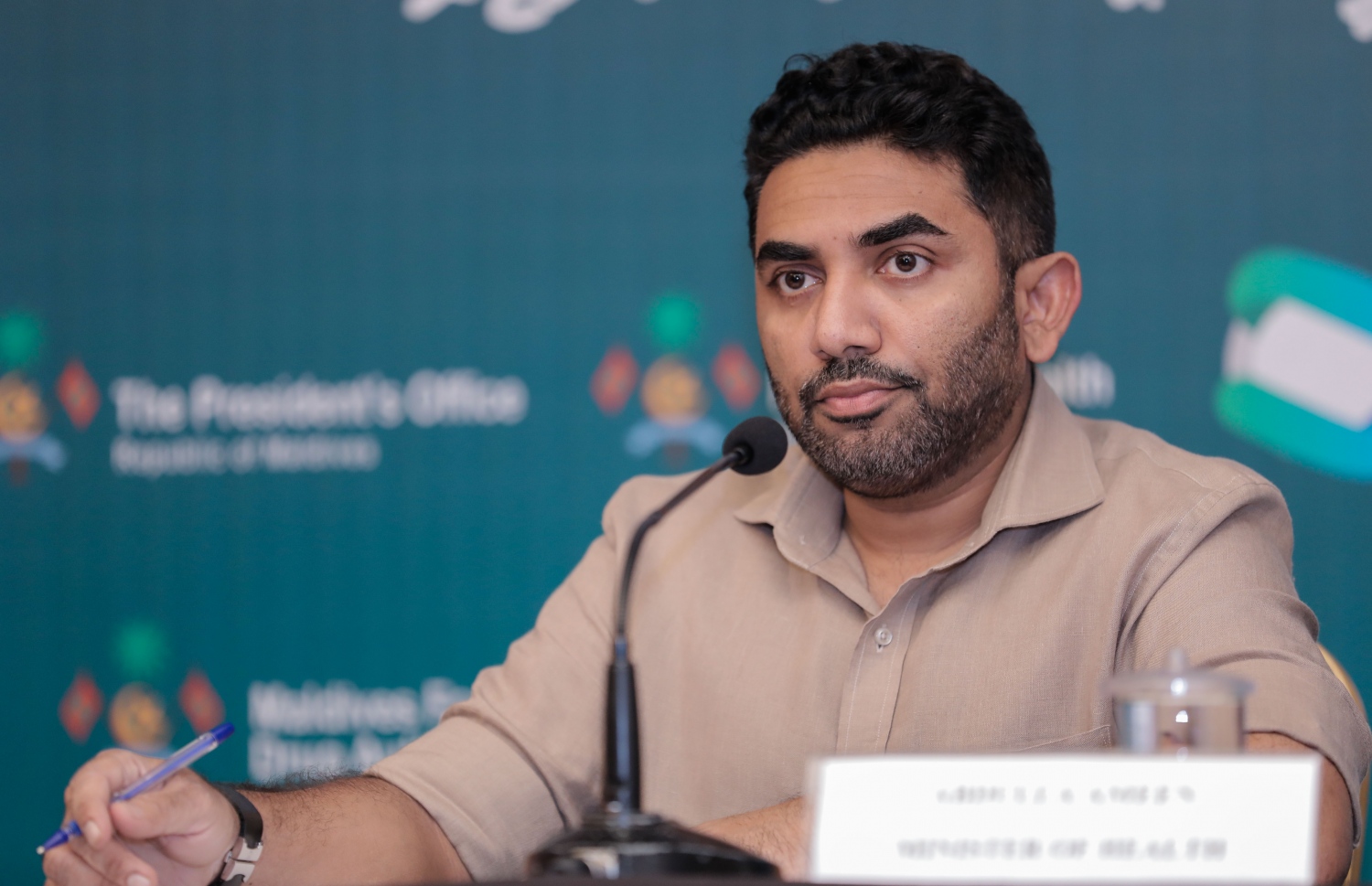 ރޭ ދަންވަރު ބޭއްވި ކުއްލި މީޑިއާ ބްރީފިންގައި މިނިސްޓަރު އަމީން.