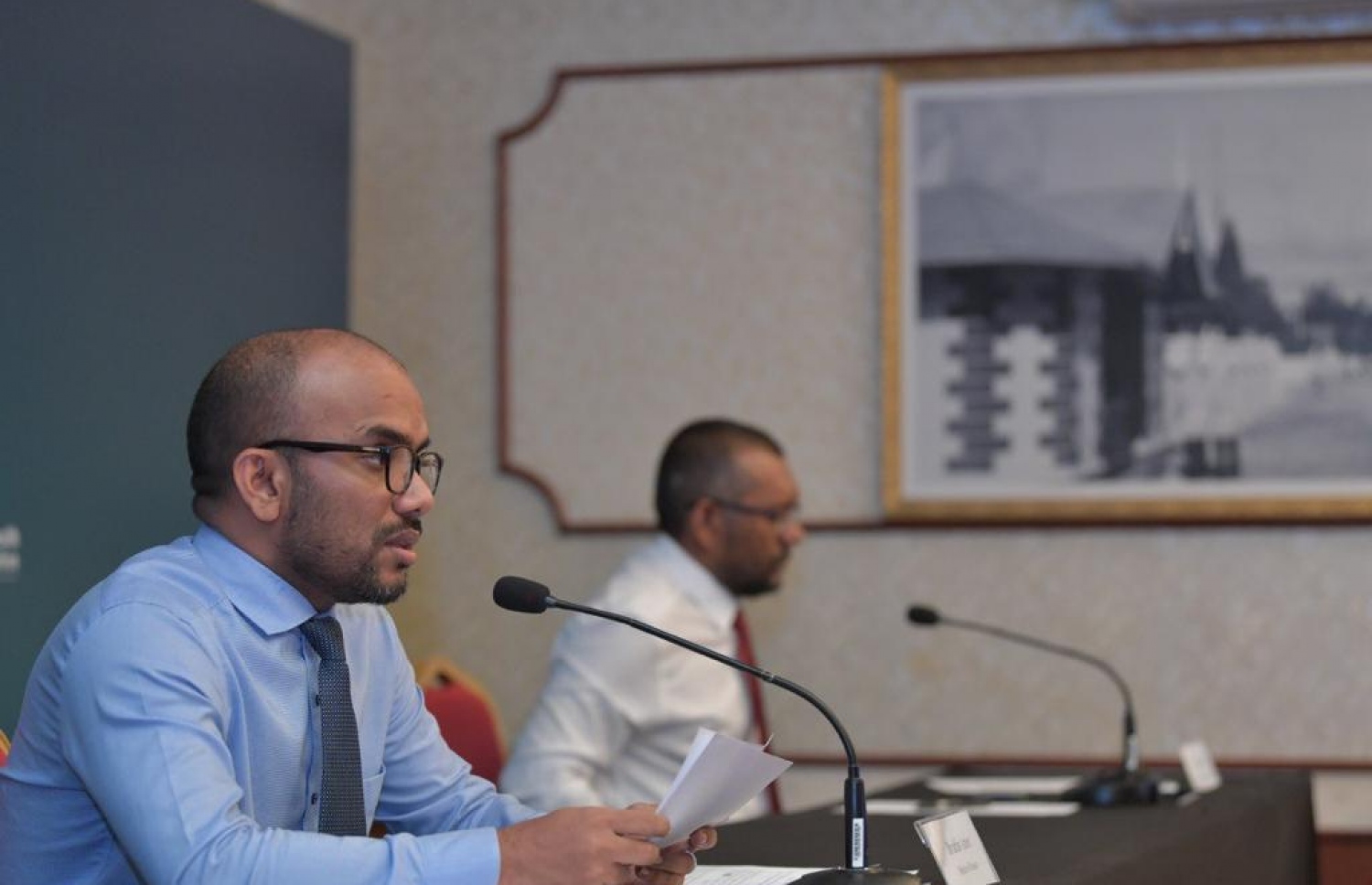 މިއަދުގެ މީޑިއާ ބްރީފިންގައި ފިނޭންސް މިނިސްޓަރު އަމީރު ވާހަކަ ދައްކަވަނީ.