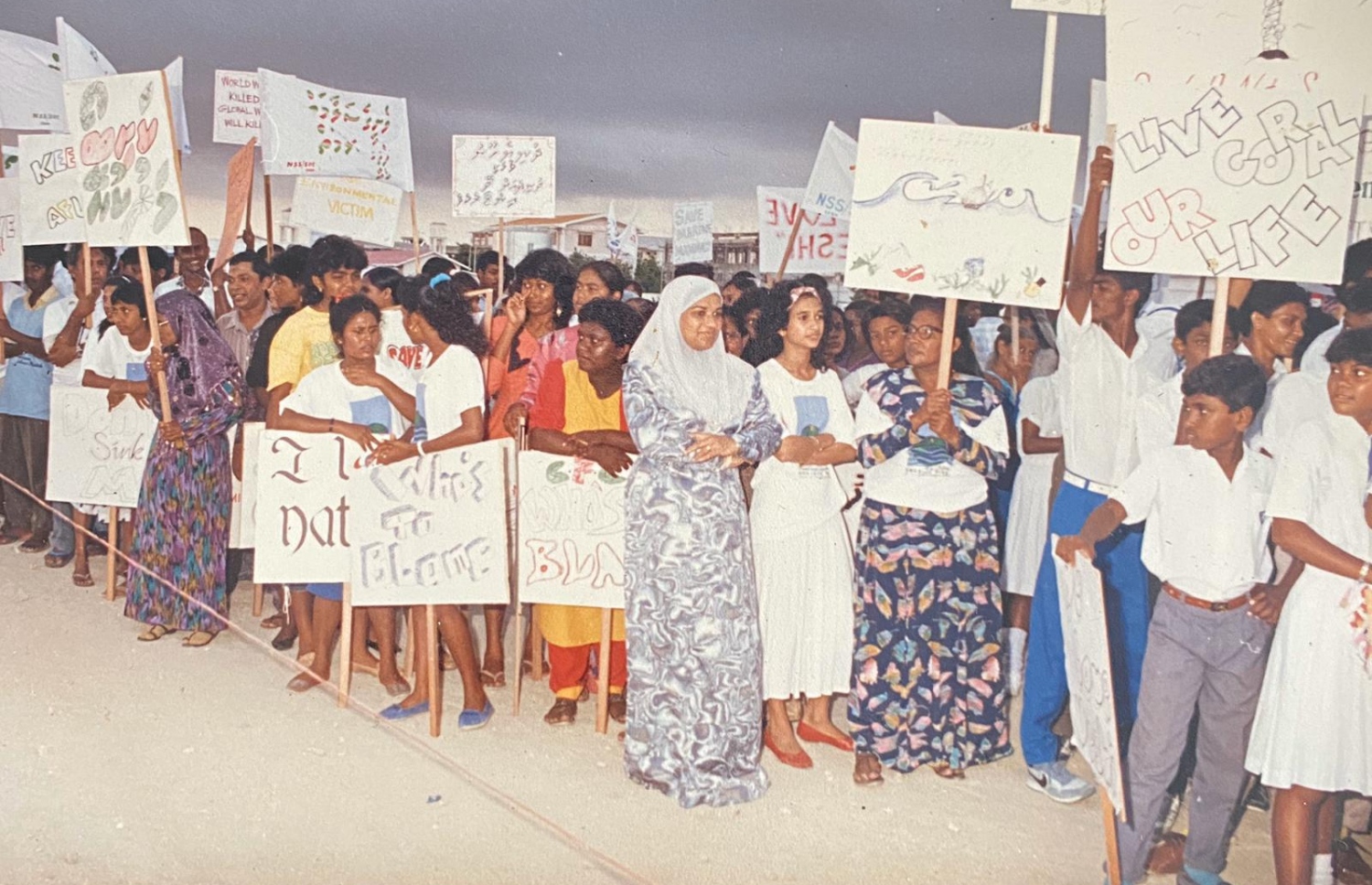 އަމީނާ އާއި ފަރަހަނާޒް، މާލޭގައި ބޭއްވި ތިމާވެށީގެ މުޒާހިރާއެއްގައި ބައިވެރިވަނީ.