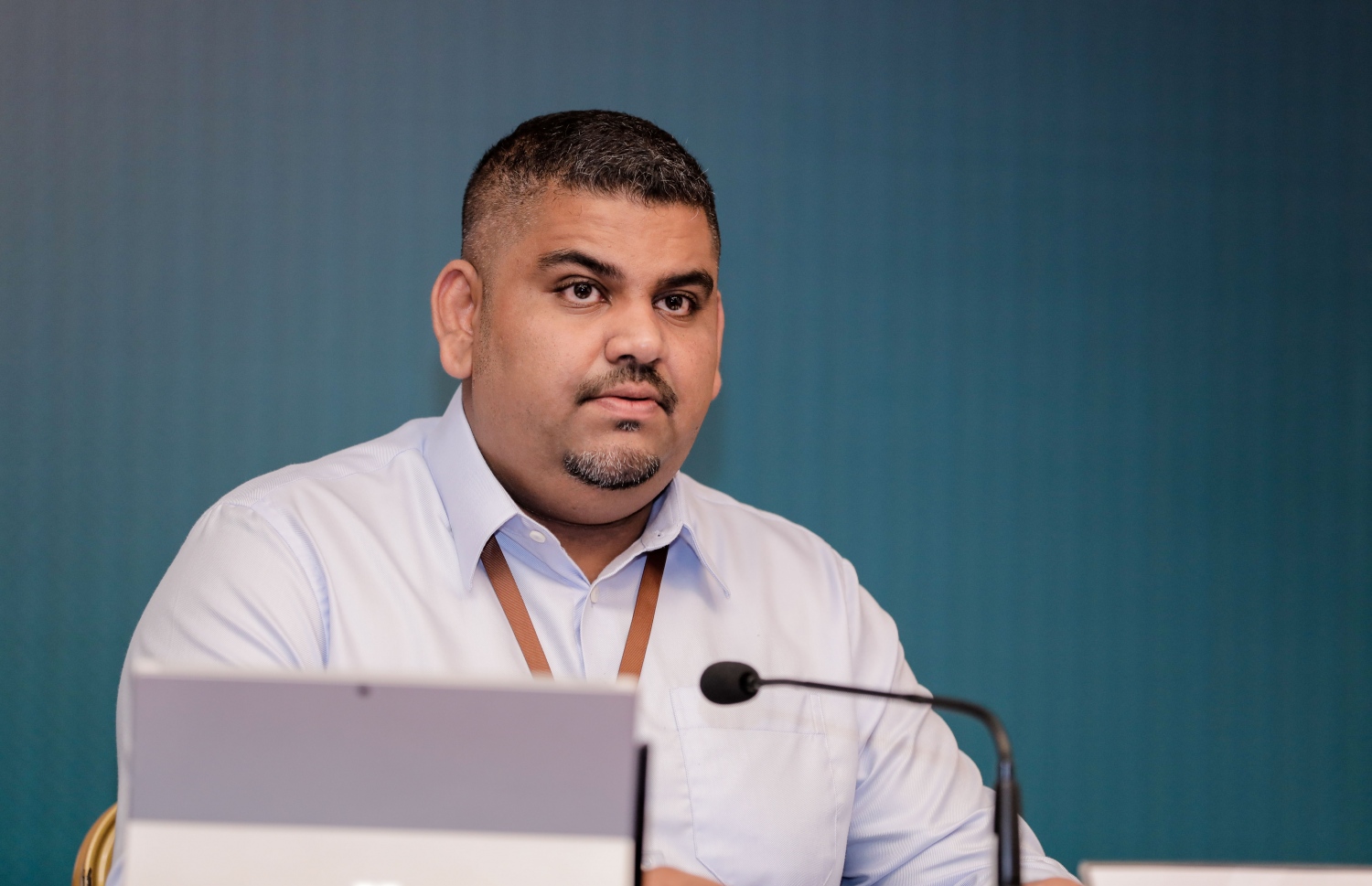 ރޭގެ މީޑިއާ ބްރީފިންގައި މަބްރޫކް ވާހަކަ ދައްކަވަނީ.