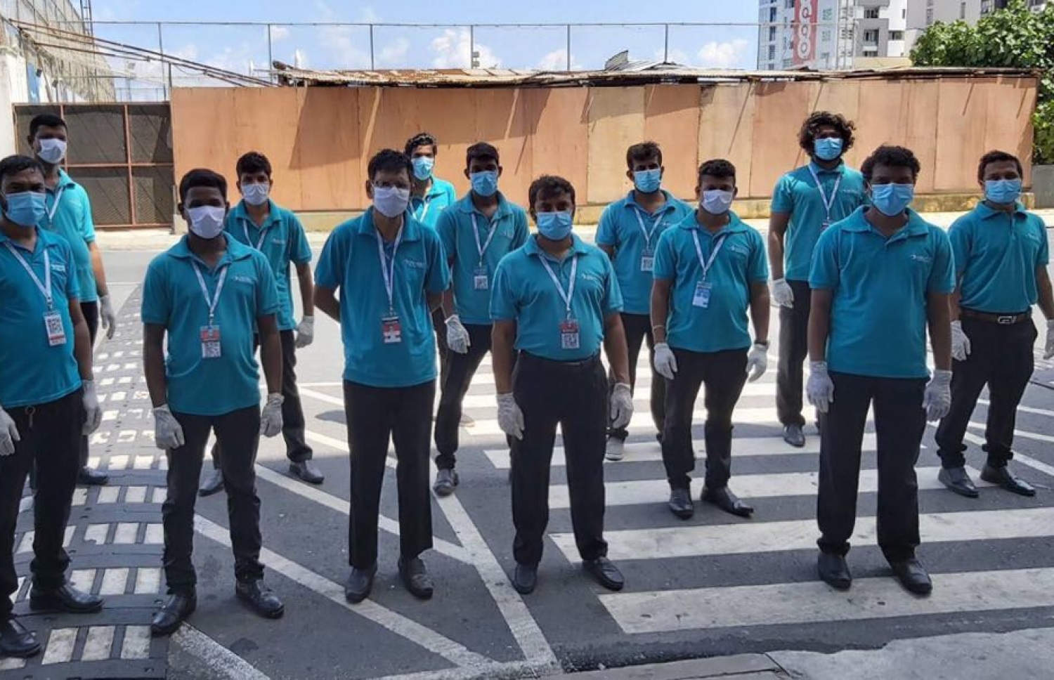 ސިމްޑީގެ ޑެލިވަރީ މުވައްޒަފުން