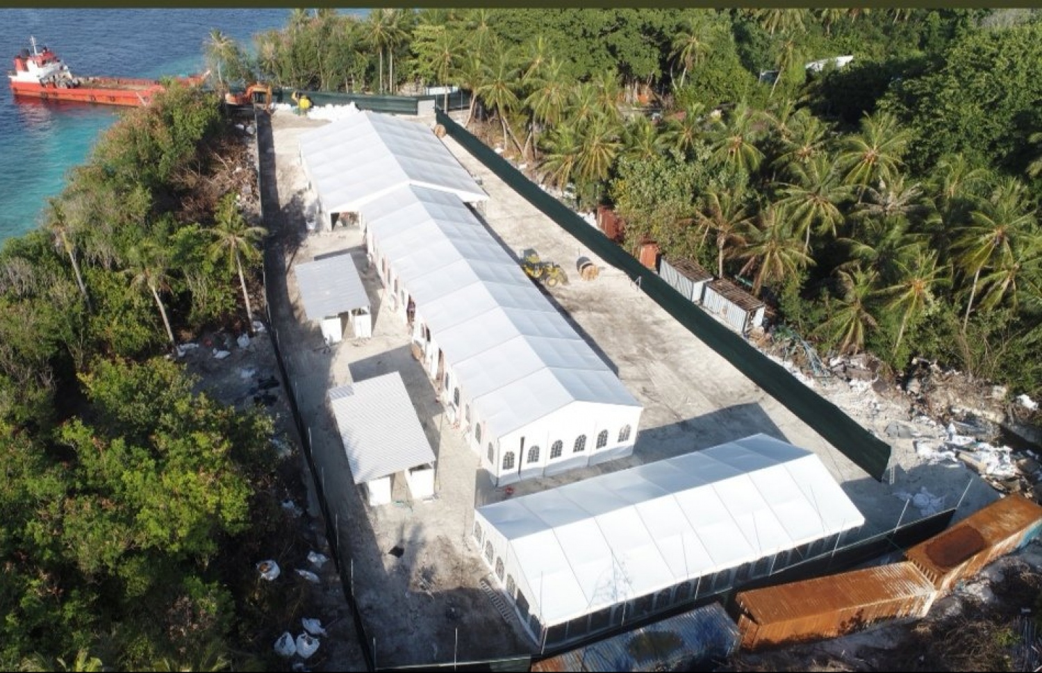 ވިލިވަރު އައިސޮލޭޝަން ފެސިލިޓީ:އެތަނުގައި މީހުން ބެއިތިއްބުމަށް ތިން ޓެންޓް ހަދާފައިވޭ-- ފޮޓޯ: ޓޫރިޒަމް