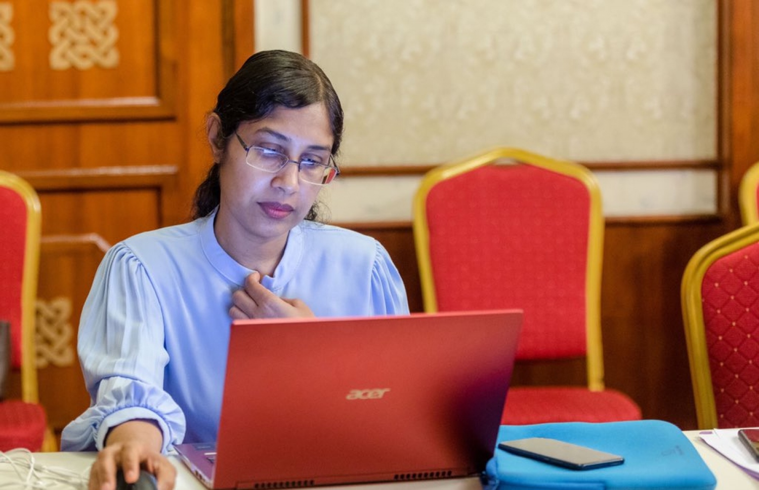 މިއަދު ފެށި މި އަހަރުގެ ވޯލްޑް ހެލްތު އެސެމްބްލީގެ ބައްދަލުވުމުގައި ޓެގްގެ މެމްބަރު ޑރ. ނަޒްލާ މުސްތަފާ ވާޗުއަލްކޮށް ބައިވެރިވެވަޑައިގަންނަވަނީ.---ފޮޓޯ: ހެލްތު މިނިސްޓްރީ