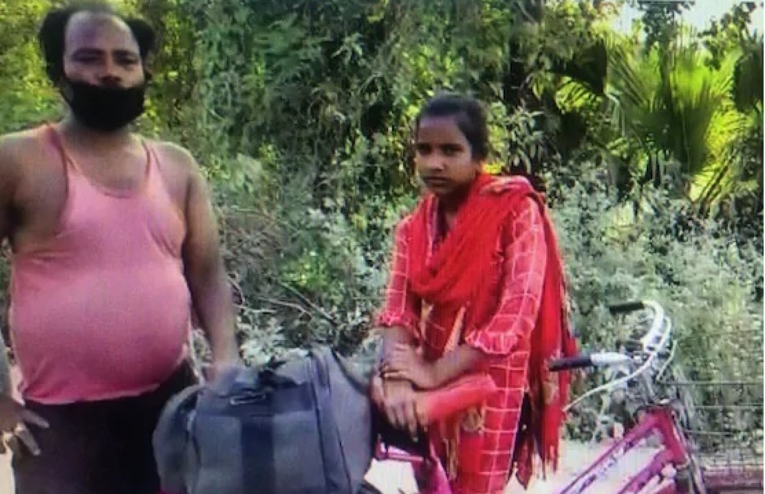 ޖިއޯތީ އާއި އޭނާގެ ބައްޕަ.