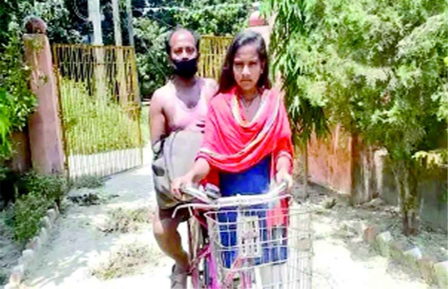 ޖިއޯތީ އާއި އޭނާގެ ބައްޕަ.