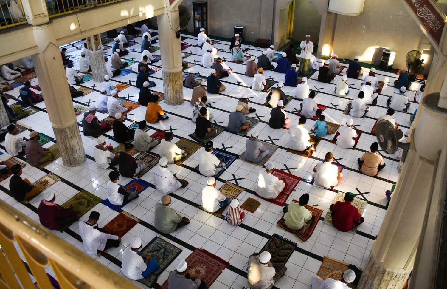 ވެސްޓް ޖާވާ - މެއި 24، 2020: އިންޑޮނީޝިއާގެ ވެސްޓް ޖާވާގައި މިއަދު އީދު ނަމާދު ކުރަނީ. --ފޮޓޯ:އޭއެފްޕީ